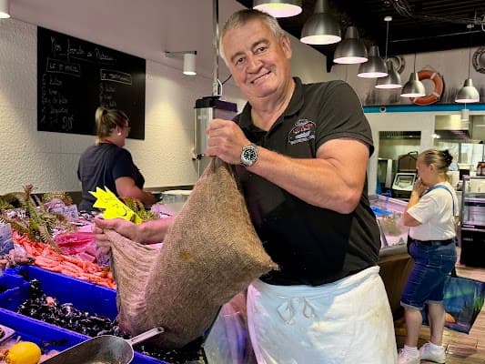photo de la devanture de la poissonnerie de St-Marcel