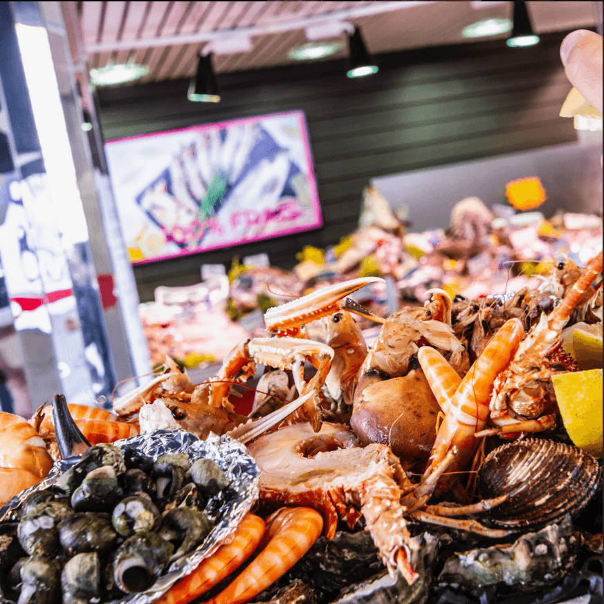 photo d'un étalage de crustacé